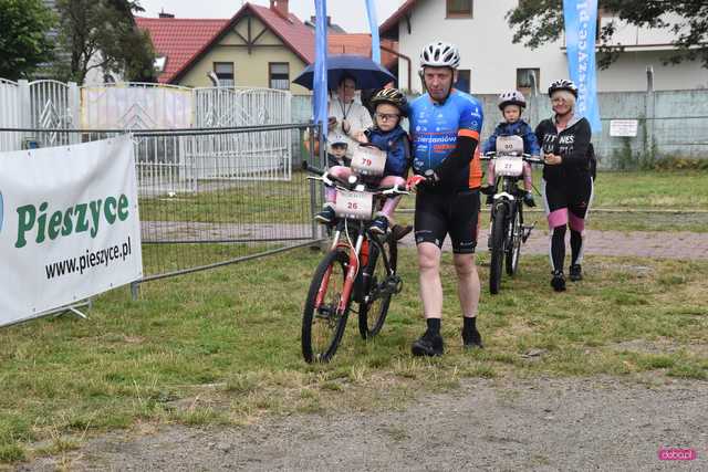 Rodzina na kole – rajd rowerowy w Pieszycach