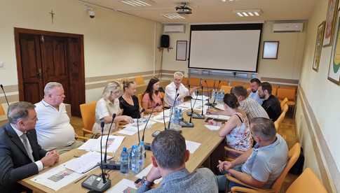 Oleszna. Spotkanie konsultacyjne w sprawie projektu budynku wielofunkcyjnego