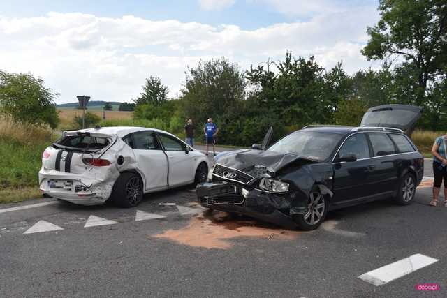 Zderzenie trzech samochodów na K8. Droga zablokowana