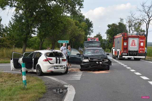 Zderzenie trzech samochodów na K8. Droga zablokowana