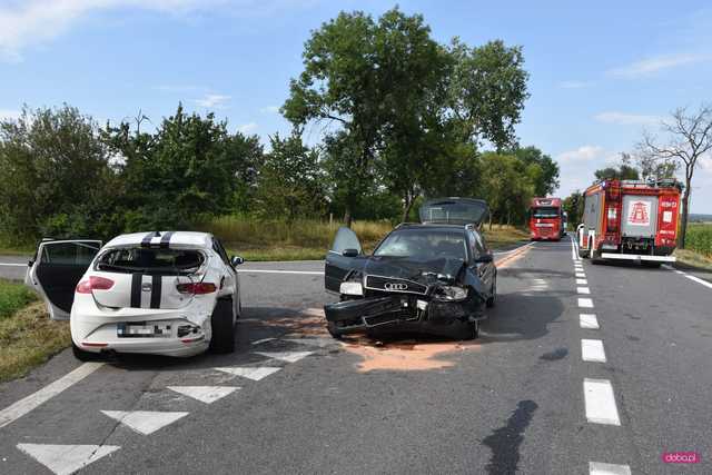 Zderzenie trzech samochodów na K8. Droga zablokowana