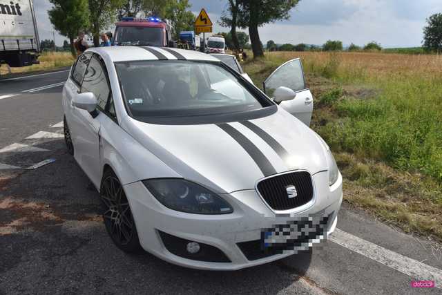 Zderzenie trzech samochodów na K8. Droga zablokowana