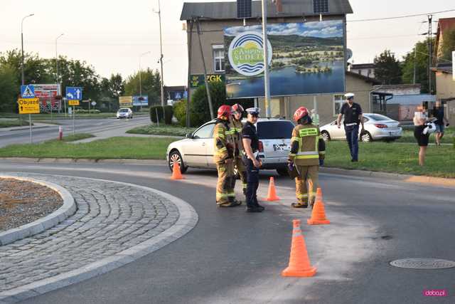 Wypadek motocyklisty na rondzie w Bielawie