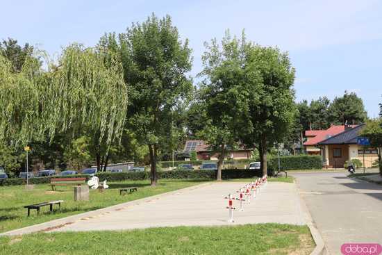 Parking na os. Różanym: wysokie opłaty i blokady wzbudzają sprzeciw mieszkańców