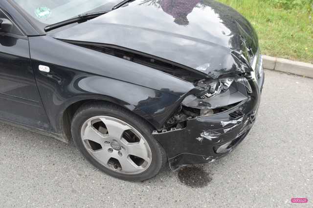 Zderzenie audi i hyundaia na obwodnicy Bielawy