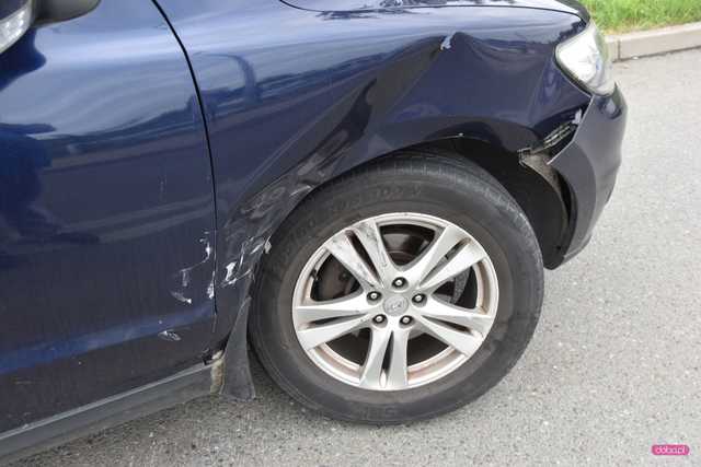Zderzenie audi i hyundaia na obwodnicy Bielawy