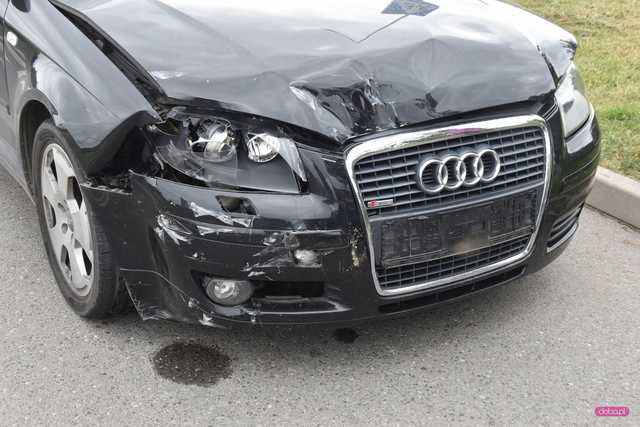 Zderzenie audi i hyundaia na obwodnicy Bielawy