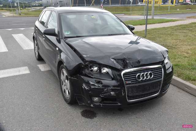Zderzenie audi i hyundaia na obwodnicy Bielawy
