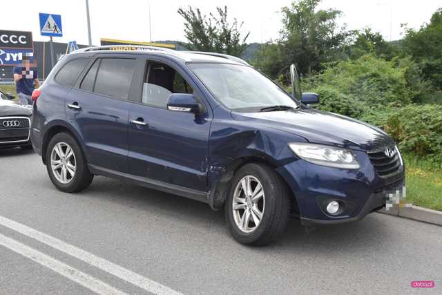 Zderzenie audi i hyundaia na obwodnicy Bielawy