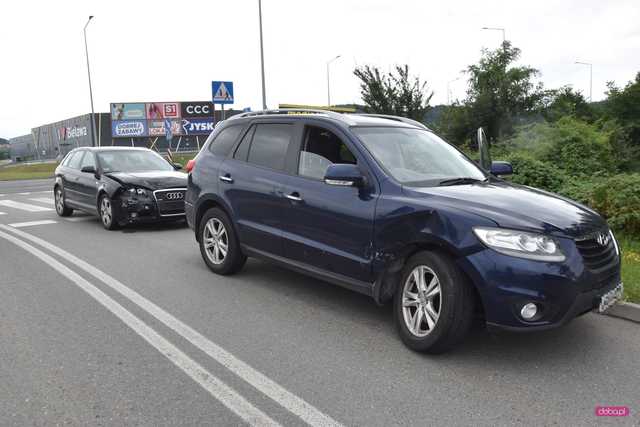 Zderzenie audi i hyundaia na obwodnicy Bielawy