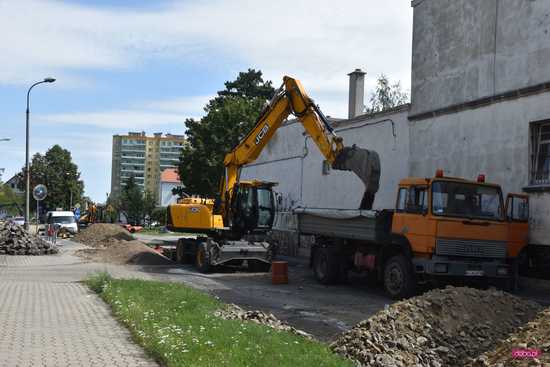 Jak przebiega remont ul. Żeromskiego w Bielawie?
