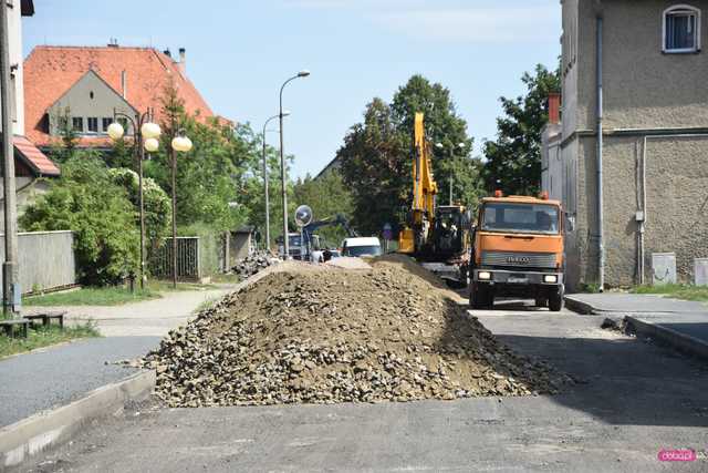 Jak przebiega remont ul. Żeromskiego w Bielawie?