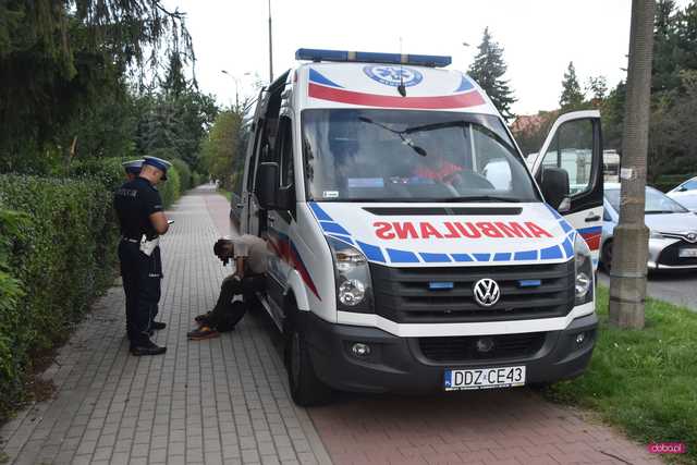 Pijany pieszy wtargnął pod samochód