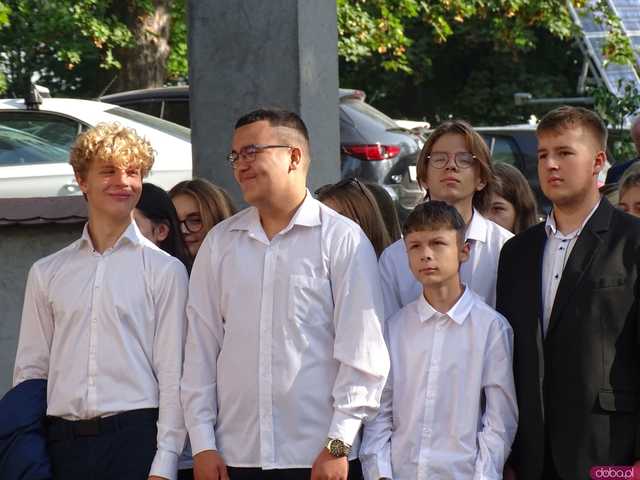 Rozpoczęcie roku szkolnego w 1 Liceum Ogólnokształcącym w Dzierżoniowie