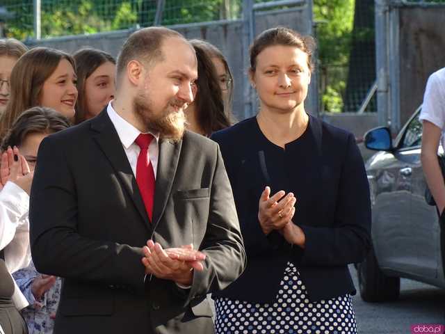 Rozpoczęcie roku szkolnego w 1 Liceum Ogólnokształcącym w Dzierżoniowie