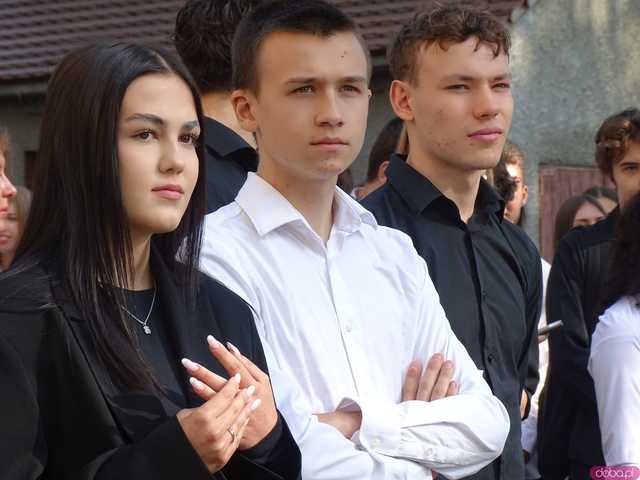 Rozpoczęcie roku szkolnego w 1 Liceum Ogólnokształcącym w Dzierżoniowie