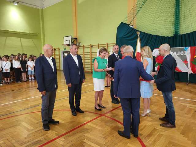 Rozpoczęcie roku szkolnego w SP nr 5 im. Bohaterów Westerplatte w Dzierżoniowie