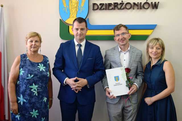 Troje nauczycieli z placówek oświatowych Gminy Dzierżoniów zdało egzamin na nauczyciela mianowanego