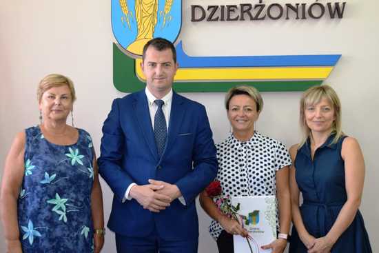 Troje nauczycieli z placówek oświatowych Gminy Dzierżoniów zdało egzamin na nauczyciela mianowanego