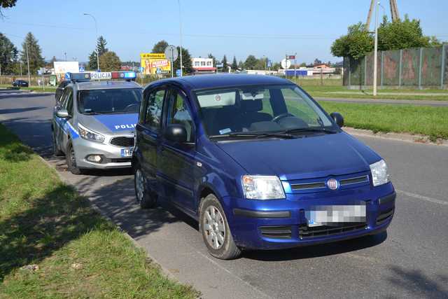 Kolizja motocykla z osobówką w Dzierżoniowie