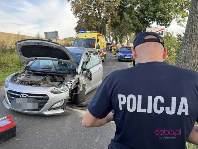 Wypadek przy wjeździe do Ostroszowic