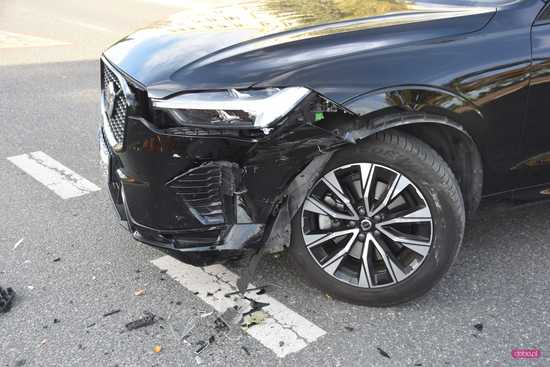 Zderzenie volvo z oplem