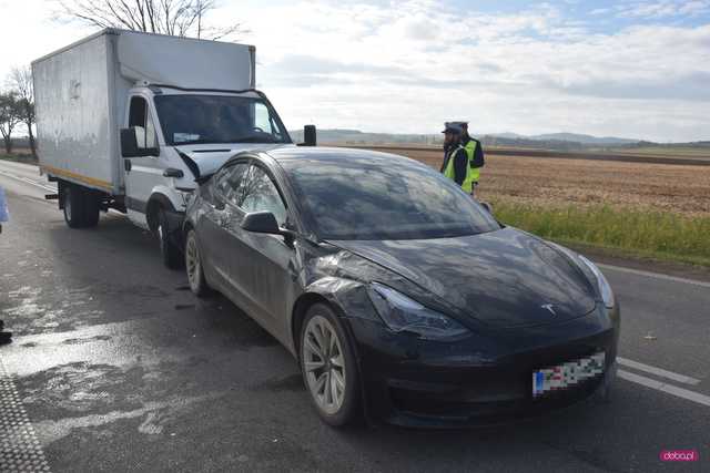 Zderzenie trzech pojazdów pomiędzy Łagiewnikami a Przystroniem