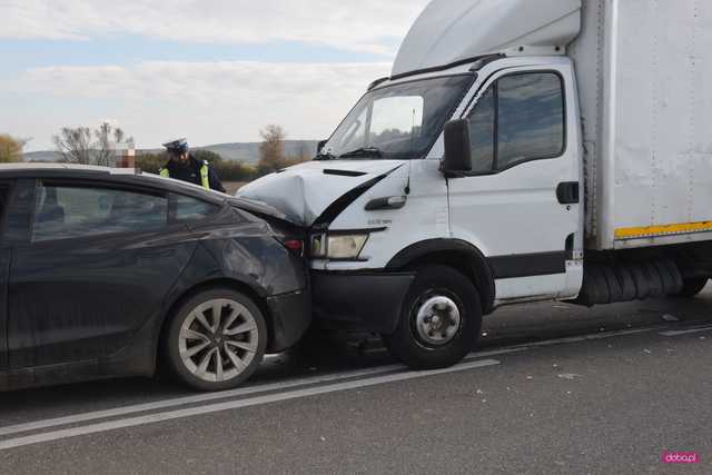 Zderzenie trzech pojazdów pomiędzy Łagiewnikami a Przystroniem