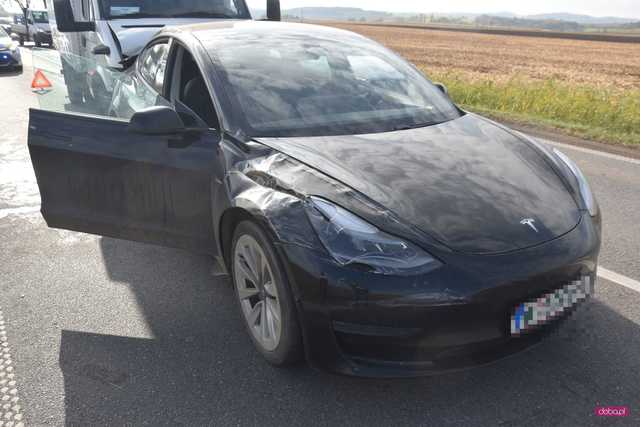 Zderzenie trzech pojazdów pomiędzy Łagiewnikami a Przystroniem