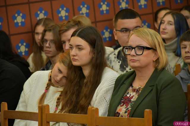 [WIDEO/FOTO] Wystartował Dolnośląski Festiwal Nauki. Uroczyste rozpoczęcie w 1LO w Dzierżoniowie