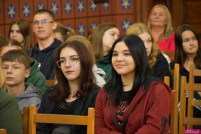 [WIDEO/FOTO] Wystartował Dolnośląski Festiwal Nauki. Uroczyste rozpoczęcie w 1LO w Dzierżoniowie