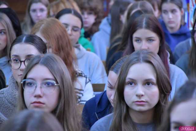[WIDEO/FOTO] Wystartował Dolnośląski Festiwal Nauki. Uroczyste rozpoczęcie w 1LO w Dzierżoniowie