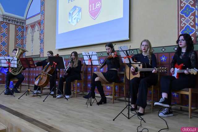 [WIDEO/FOTO] Wystartował Dolnośląski Festiwal Nauki. Uroczyste rozpoczęcie w 1LO w Dzierżoniowie