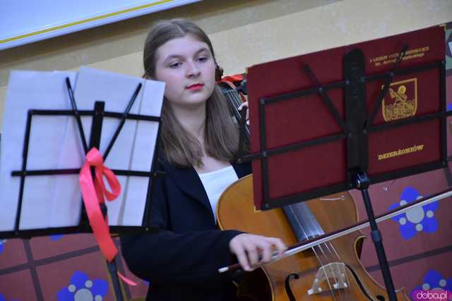 [WIDEO/FOTO] Wystartował Dolnośląski Festiwal Nauki. Uroczyste rozpoczęcie w 1LO w Dzierżoniowie