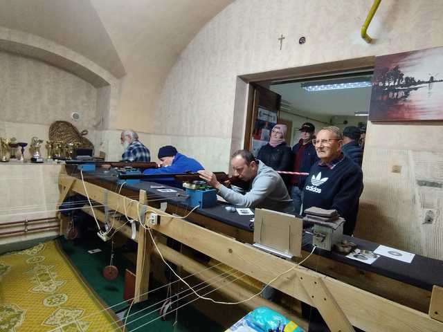 Drużynowe zawody strzeleckie z wiatrówki