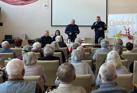 Ewaluacyjna debata społeczna zorganizowana dla bezpieczeństwa seniorów
