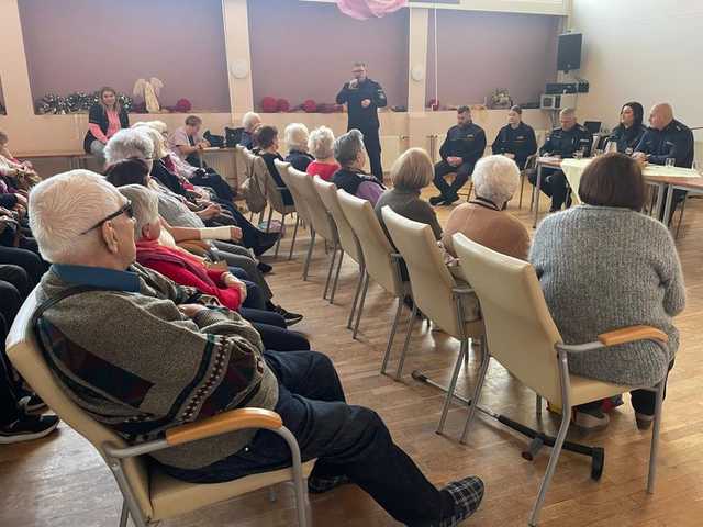 Ewaluacyjna debata społeczna zorganizowana dla bezpieczeństwa seniorów
