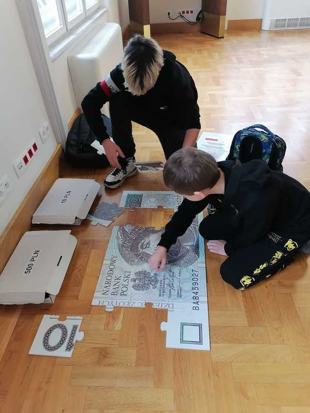 O pieniądzach prawie wszystko