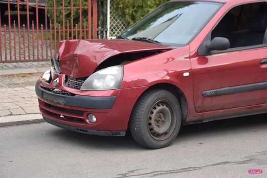 Zderzenie pojazdów na ul. 11 Listopada w Dzierżoniowie