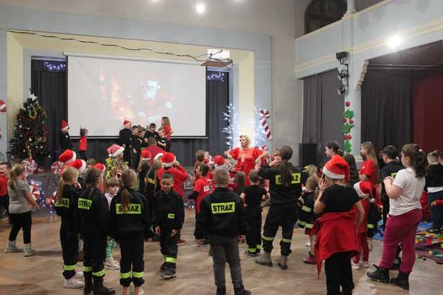 Mikołajki Młodzieżowych Drużyn Pożarniczych w Niemczy
