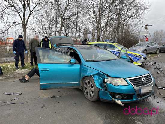 Poscig ulicami Bielawy. Policjanci ranni