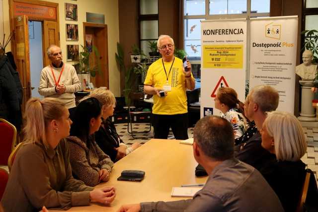 Jak wspierać osoby o szczególnych potrzebach? Spotkanie w bibliotece w Piławie Górnej