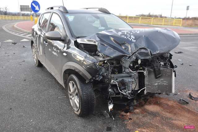 Zderzenie dacii i forda na obwodnicy Dzierżoniowa