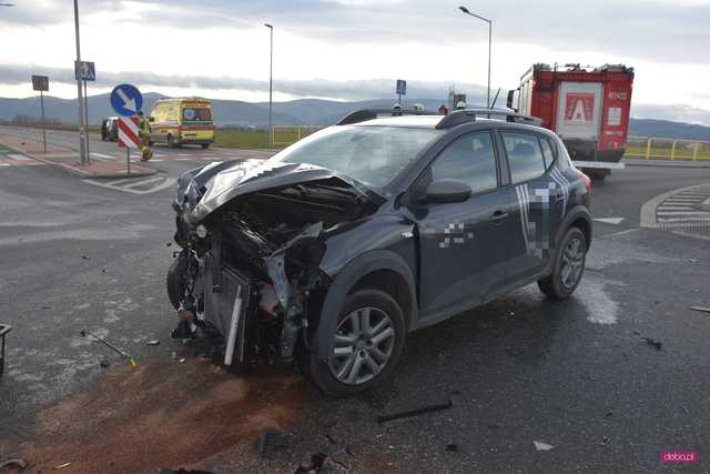 Zderzenie dacii i forda na obwodnicy Dzierżoniowa