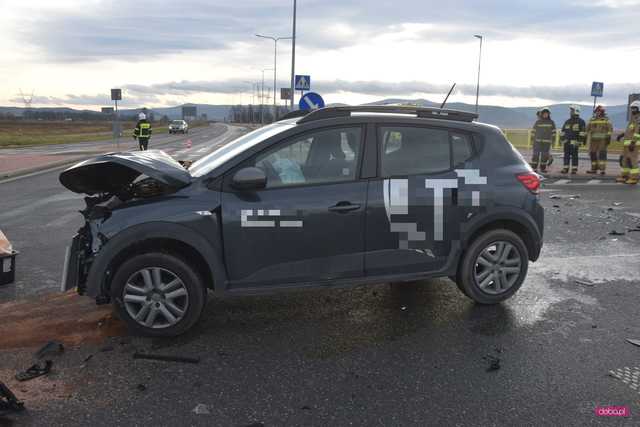 Zderzenie dacii i forda na obwodnicy Dzierżoniowa