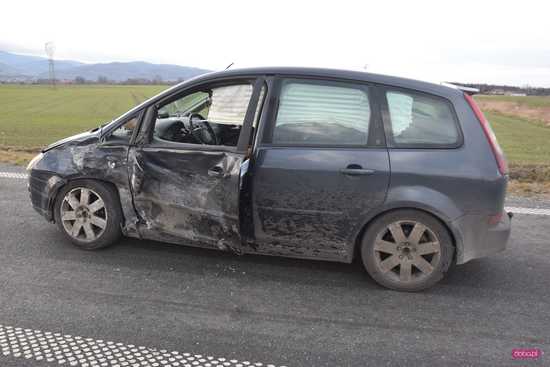 Zderzenie dacii i forda na obwodnicy Dzierżoniowa