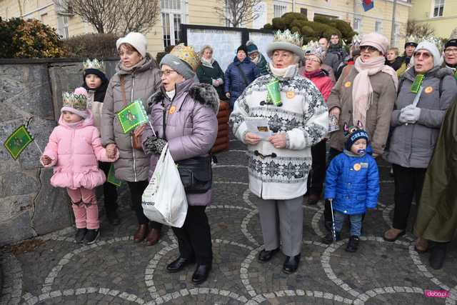 Ogromny Orszak Trzech Króli przeszedł ulicami Bielawy