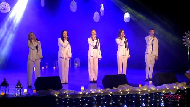 Koncert świąteczny Studia Piosenki i Tańca FART w Bielawie