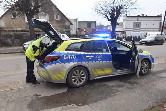 Zderzenie mitsubishi z land roverem w Dzierżoniowie