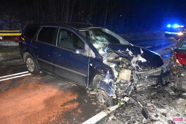 Wypadek na trasie Dzierżoniów – Świdnica: droga zablokowana
